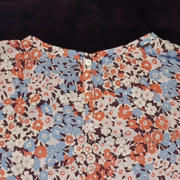 LOFT Floral Flutter Sleeve Blouse - Picture 3 of 3
